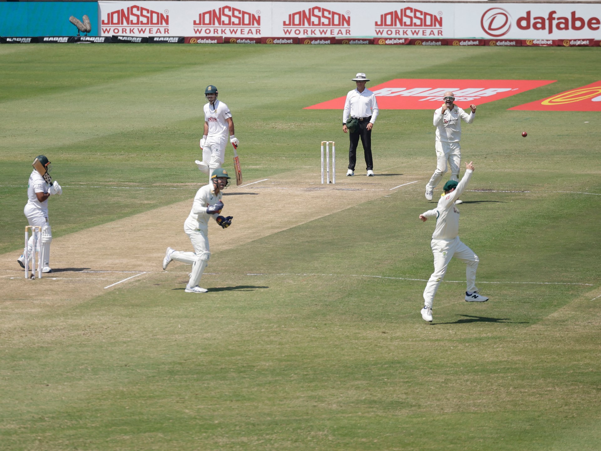 Australia Dominates South Africa as Smith Sets Historic Fielding Record