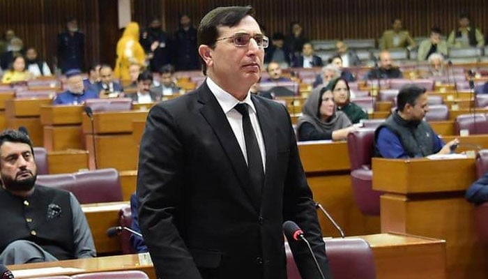 قومی سلامتی اور سیاسی تنازعات: بیرسٹر گوہر کے ایمرجنسی اقدامات پر سوالات اور معاشی استحکام پر اثرات