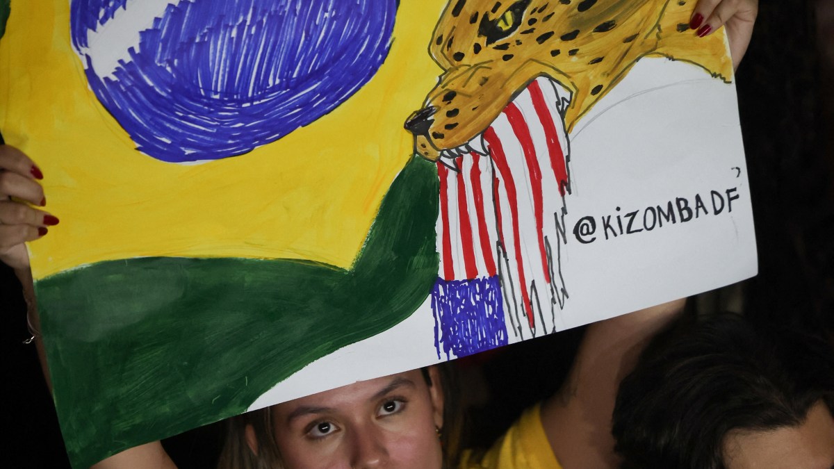 Bolsonaro Pulls Ahead of Lula in Tightening Brazilian Presidential Run-Off