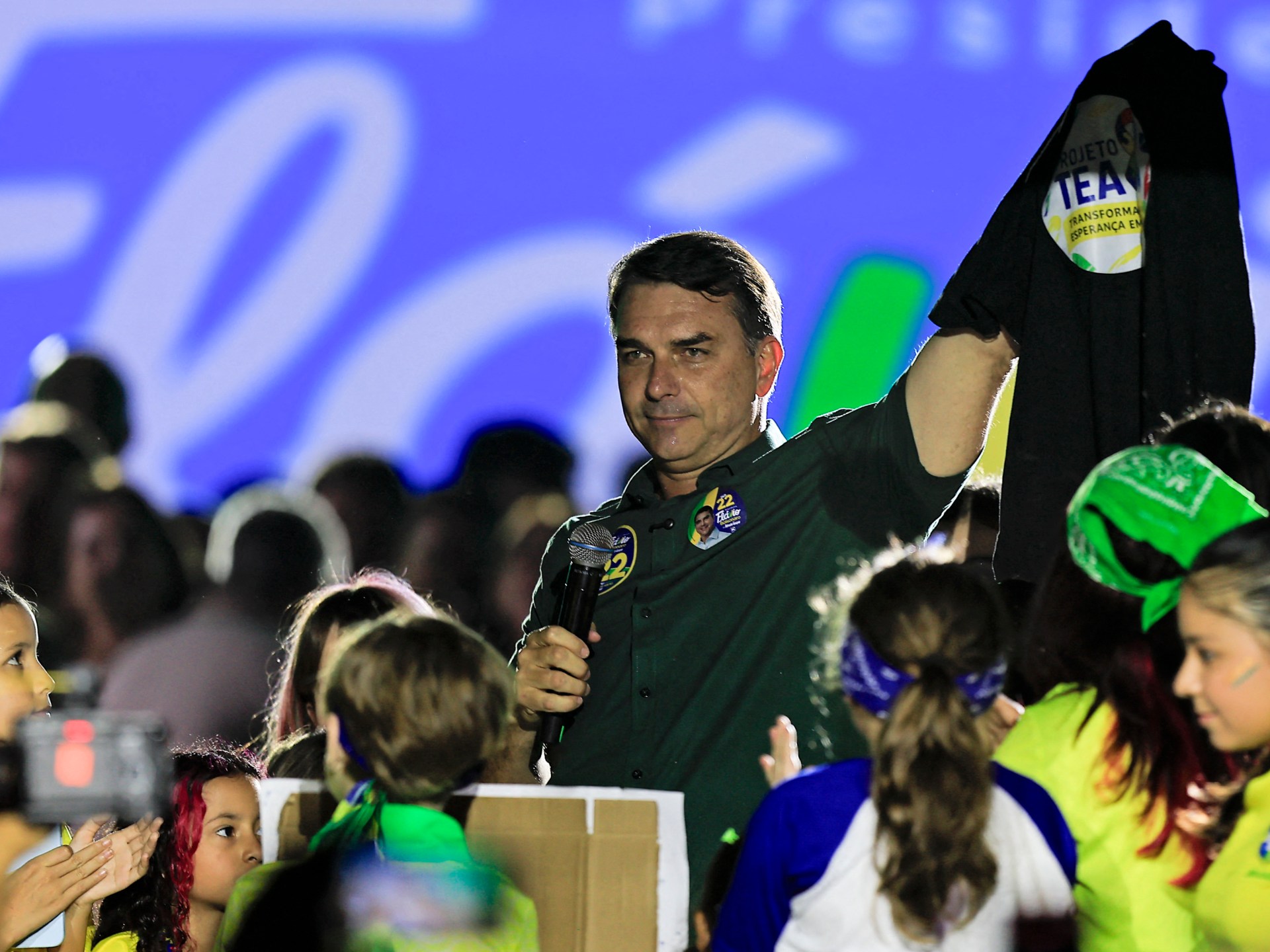 Bolsonaro Escalates Campaign Dispute with Lula Over Disclosing Official Records