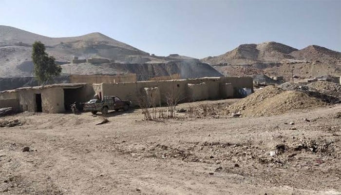 دکی میں دہشتگردوں کا حملہ: اٹھارہ مزدوروں کا اغوا اور معاشی و سکیورٹی چیلنجز