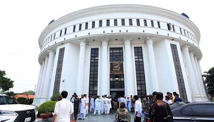 Federal Government Delays Emergency Rule in Khyber Pakhtunkhwa Amid Political Tensions