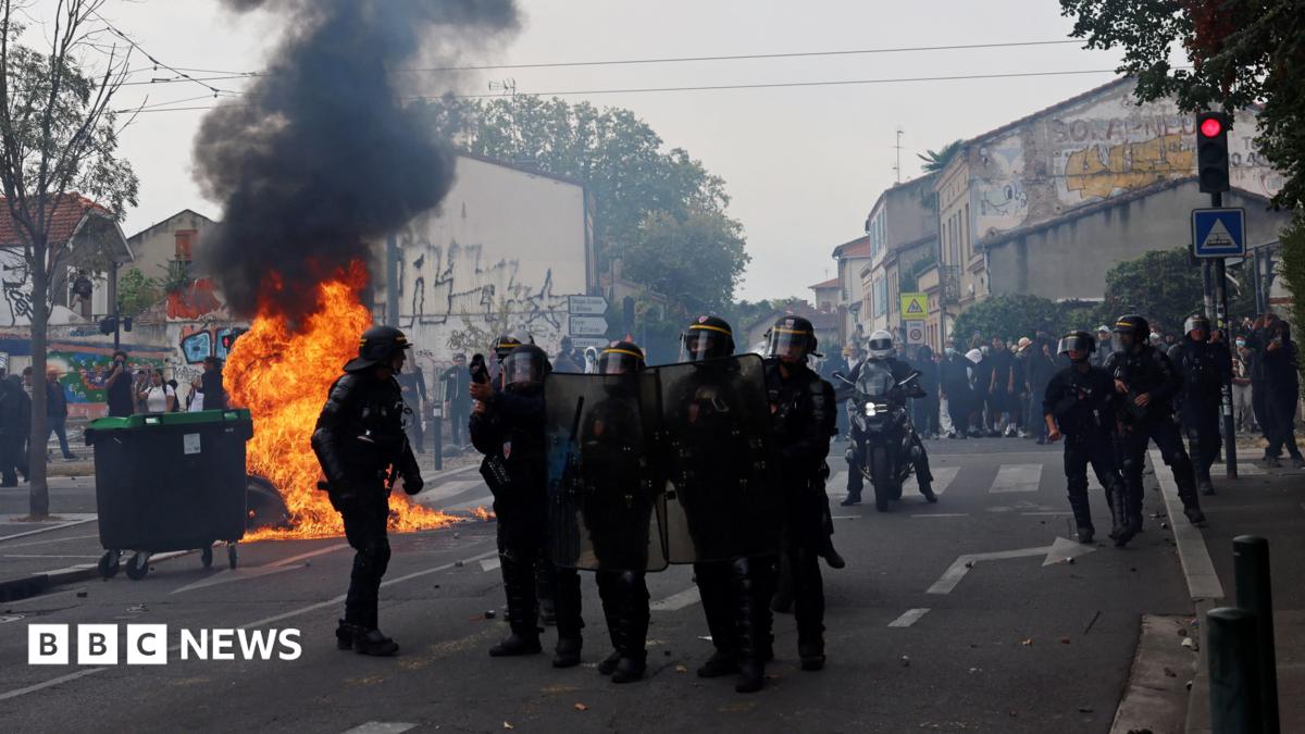 France Closes Hundreds of Schools Amid Escalating Student Unrest
