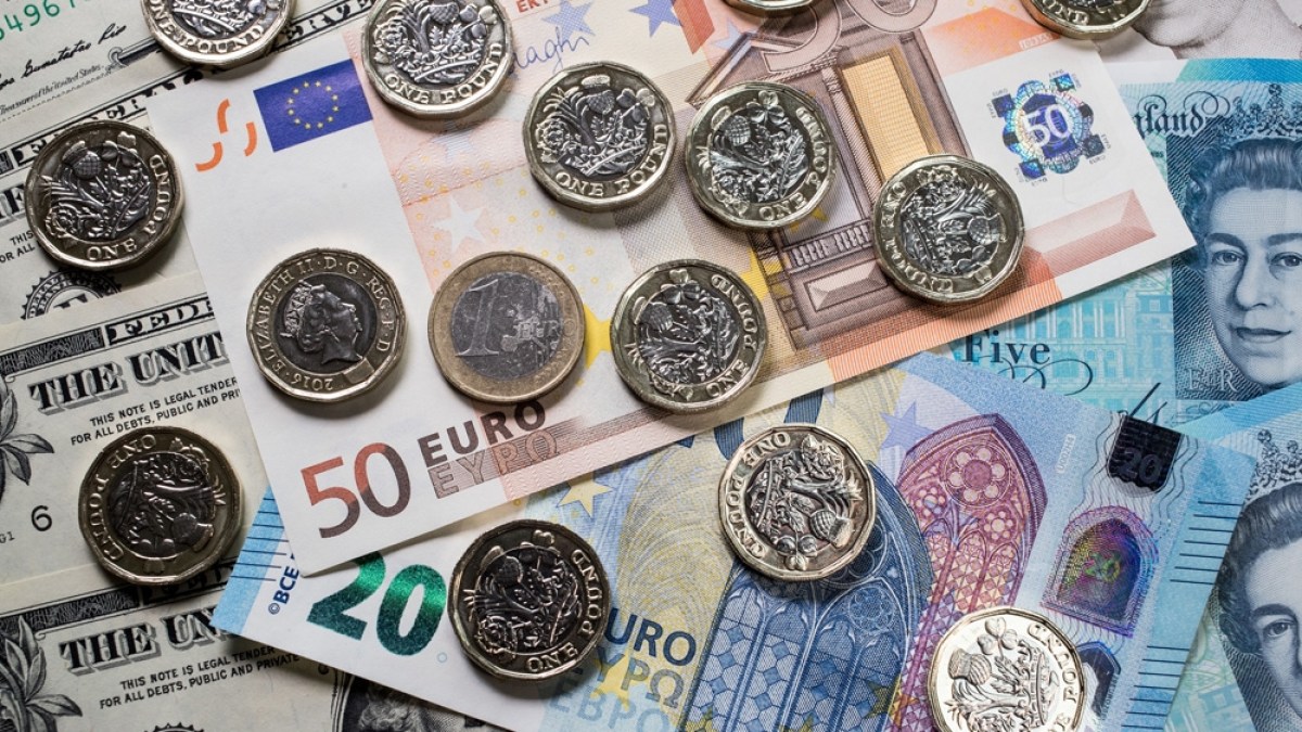 Global Debt Hits $365 Trillion as Soaring Borrowing Costs Strain Sovereigns
