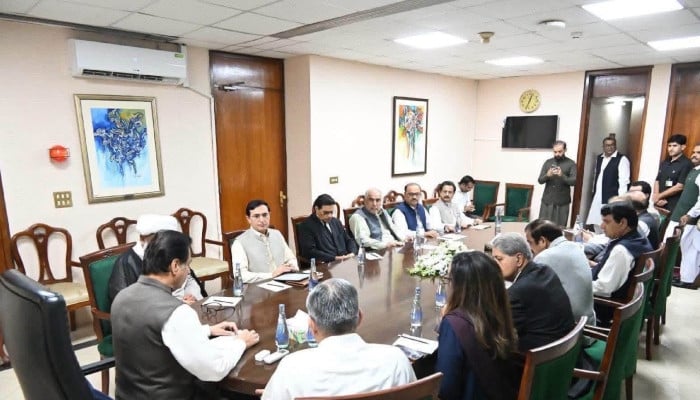 Government and PTI Hold High-Stakes Talks Amid Islamabad March Deadlock
