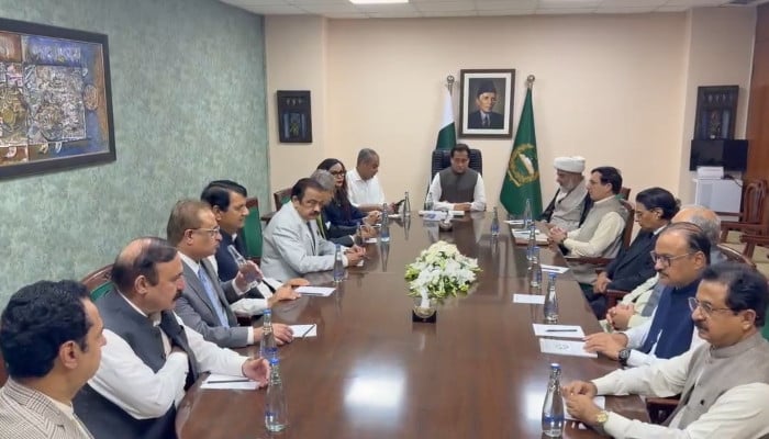 Government and PTI Initiate High-Stakes Talks Ahead of October 4 March