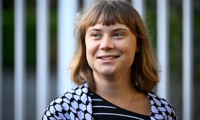 Greta Thunberg Backs French Student Strikes as Social Unrest Escalates