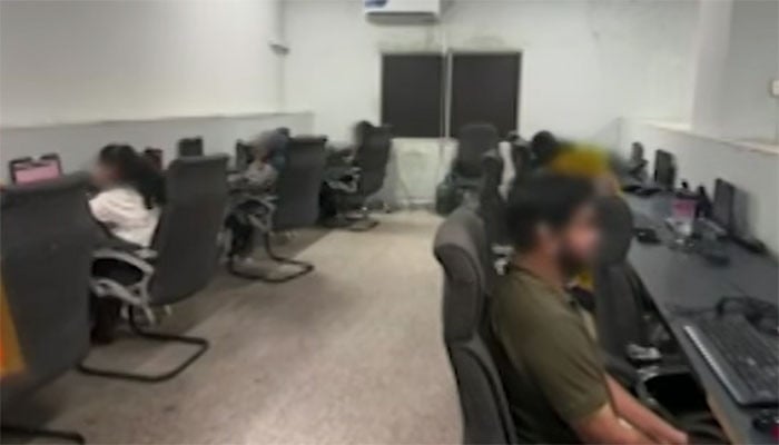 اسلام آباد اور لاہور میں غیر قانونی کال سینٹرز کے خلاف کریک ڈاؤن، اڑتالیس ملزمان گرفتار