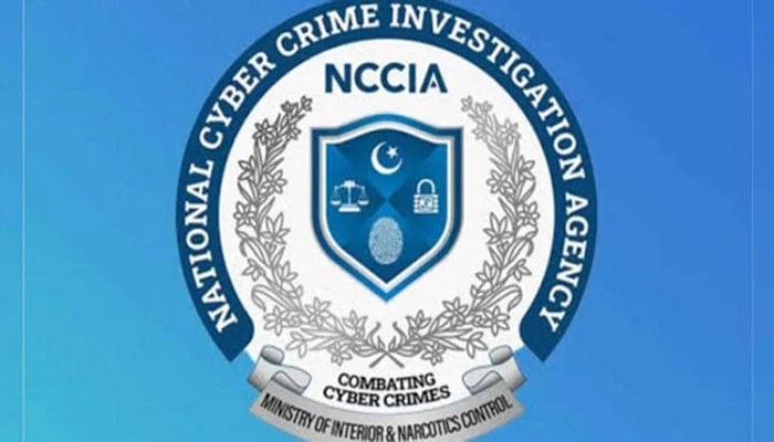 کراچی میں کال سینٹر پر بڑا چھاپہ، غیر قانونی سرگرمیوں میں ملوث ستر افراد گرفتار