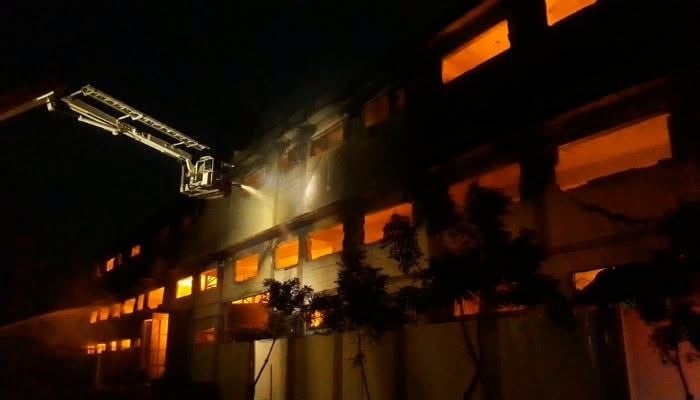 Karachi Factory Blaze Exposes Industrial Safety Deficits and Supply Chain Risks