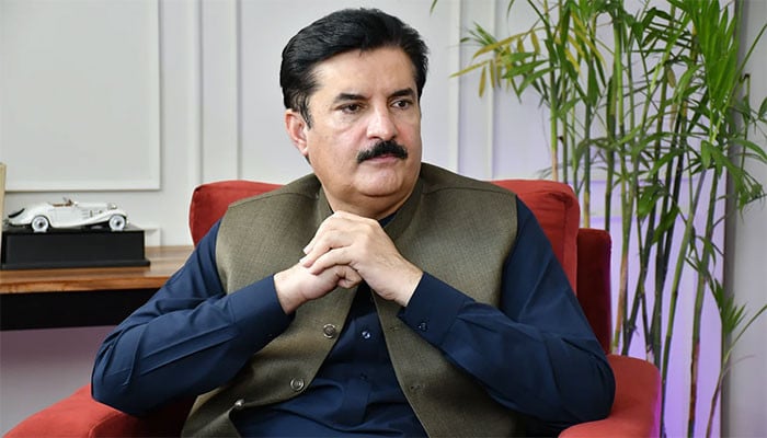 خیبر پختونخوا پولیس کی تنخواہوں میں اضافے کا اعلان، سیکیورٹی اور معیشت پر اثرات کا جائزہ