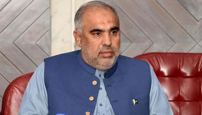 خیبر پختونخوا میں عملاً ایمرجنسی نافذ ہے، اسد قیصر کی سنگین معاشی و سیاسی صورتحال پر گہری تشویش