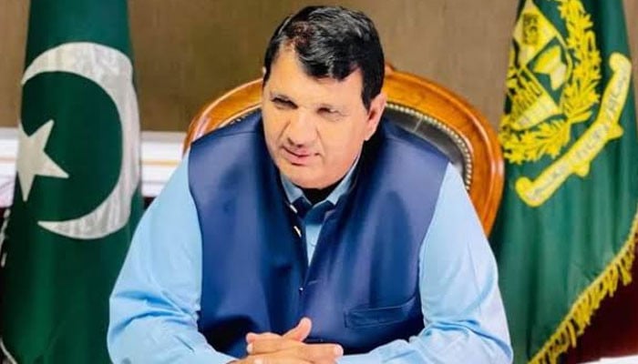 خیبر پختونخوا میں حکومت کی رٹ ختم ہو چکی ہے، امن و امان اور معیشت تباہ ہو رہے ہیں: امیر مقام