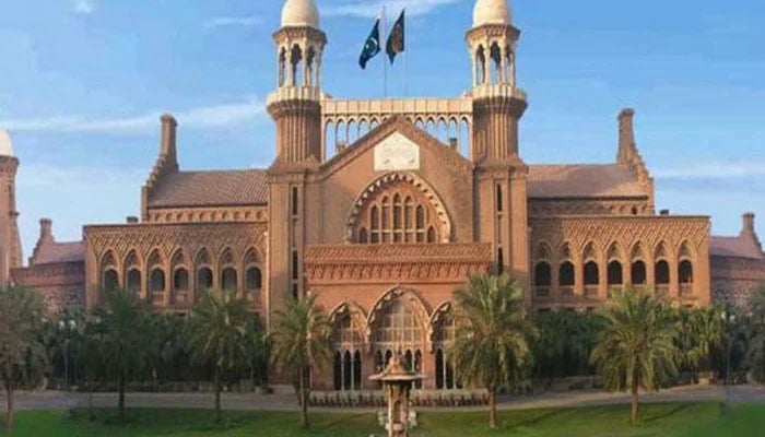 لاہور ہائی کورٹ: عظمیٰ خان اور نورین نیازی کی نظربندی کیخلاف درخواست پر تحریری فیصلہ جاری