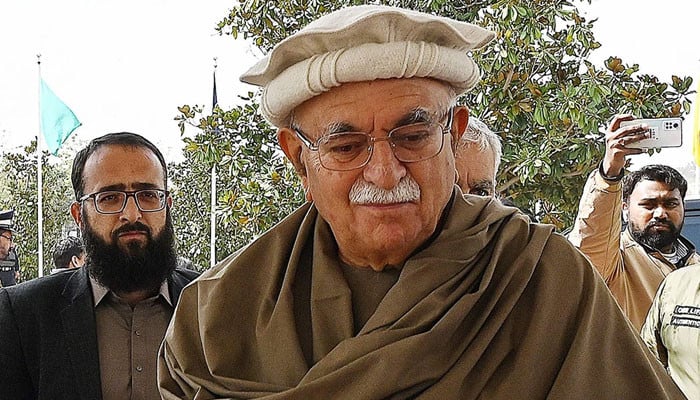 محمود خان اچکزئی کا دوٹوک مؤقف: بانی پی ٹی آئی سے ملاقات کے بغیر مذاکرات کا آغاز ناممکن