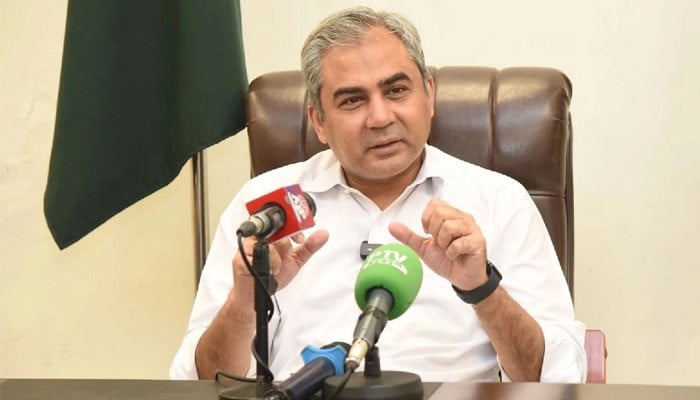وفاقی وزیرِ داخلہ کا صوبائی حکومتوں کے انتظامی رویے پر کڑا تنقیدی جائزہ