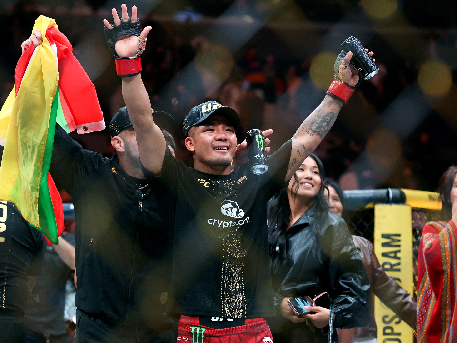 Myanmar's Joshua Van Retains UFC Flyweight Title in Unanimous Decision