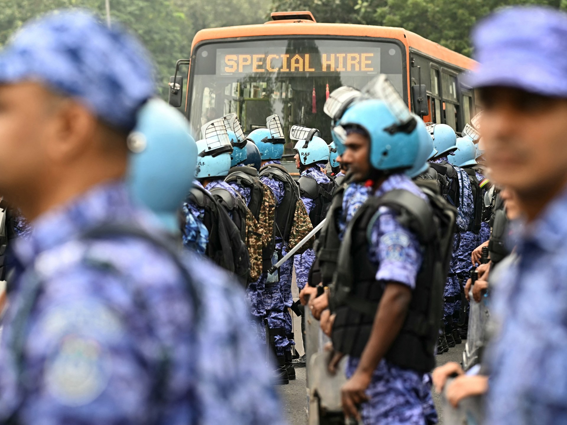 New Delhi Enters Lockdown as Police Detain Opposition Leaders Ahead of Electoral Protests