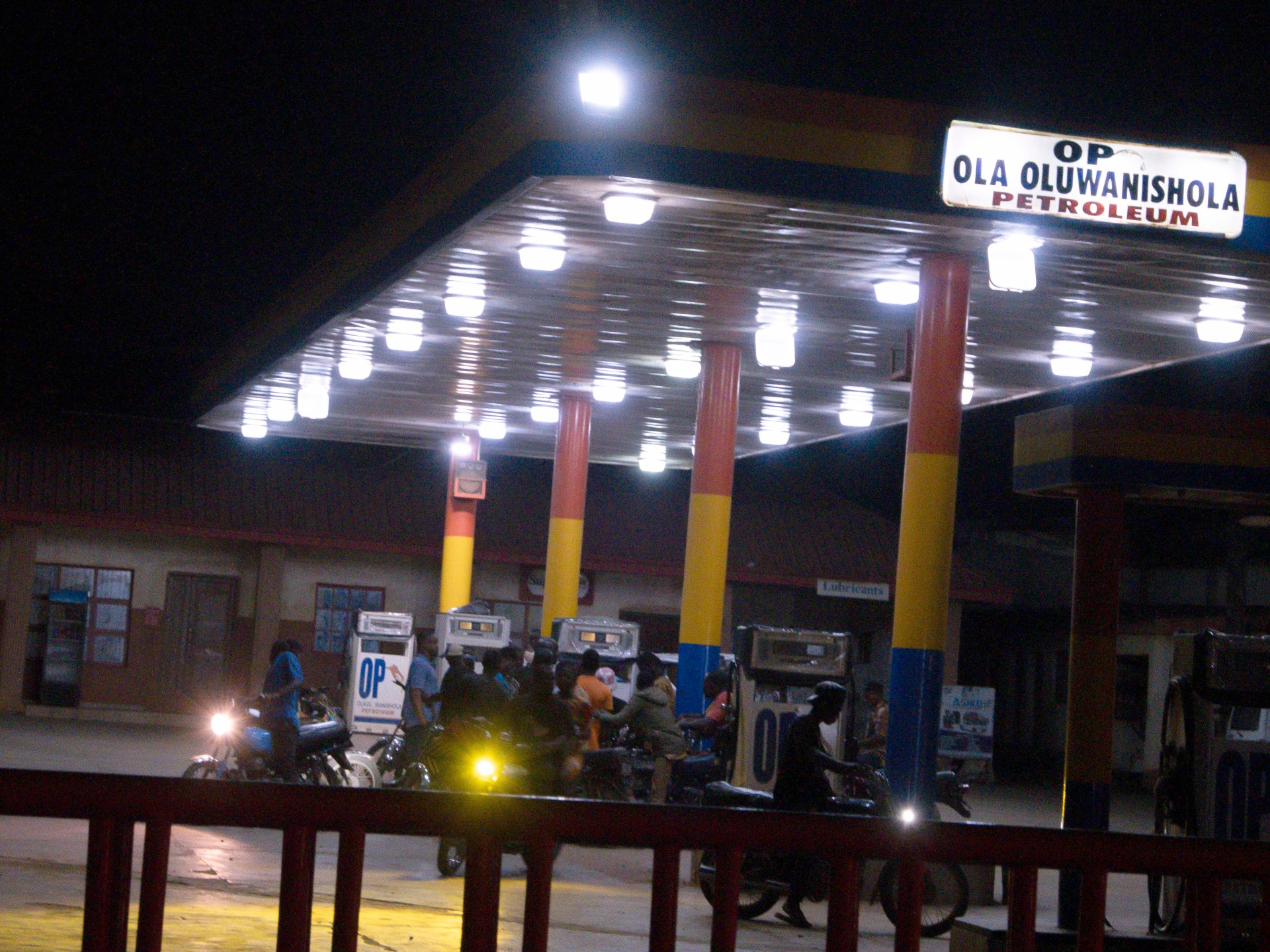 Nigeria's Dangote Refinery Sparks Global Energy Shift and Monopoly Debate