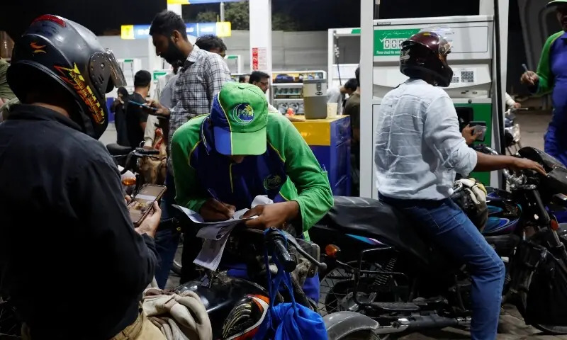 Pakistan Hikes Petroleum Prices Amid Ongoing Fiscal Adjustments