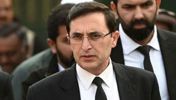 پی ٹی آئی کا صوبائی اسمبلی تحلیل کرنے کا کوئی ارادہ نہیں: بیرسٹر گوہر