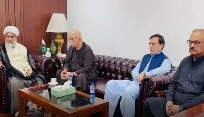 پاکستان تحریک انصاف کی سیاسی کور کمیٹی کا ہنگامی اجلاس، معاشی اور سیاسی صورتحال پر گہری تشویش کا اظہار