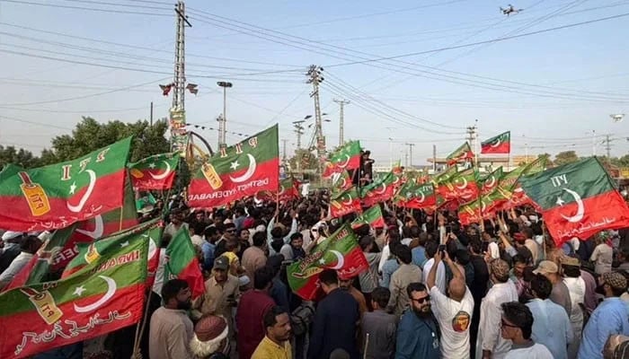 PTI Postpones Islamabad Long March to October 5 Amid Economic Uncertainty