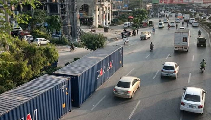 راولپنڈی میں ممکنہ لانگ مارچ اور سکیورٹی خدشات: فیض آباد کے تجارتی مرکز میں دکانیں اور ہوٹل بند رکھنے کی ہدایات