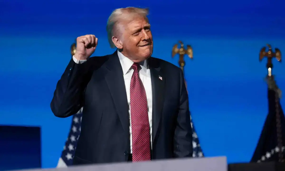 Trump Defends Policy Record as Midterm Risks and Energy Pressures Mount