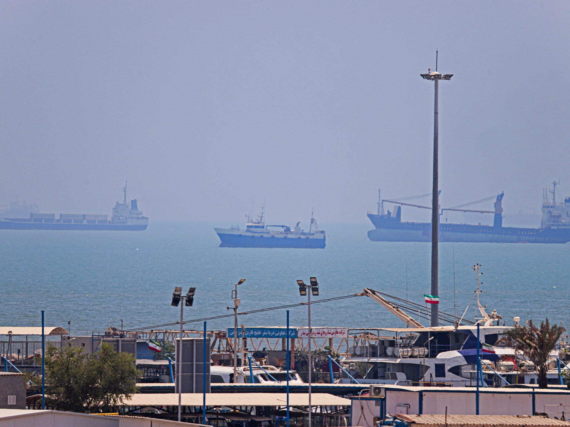 US Warns Tehran Peace Deal Unlikely Amid Persistent Strait of Hormuz Disruptions