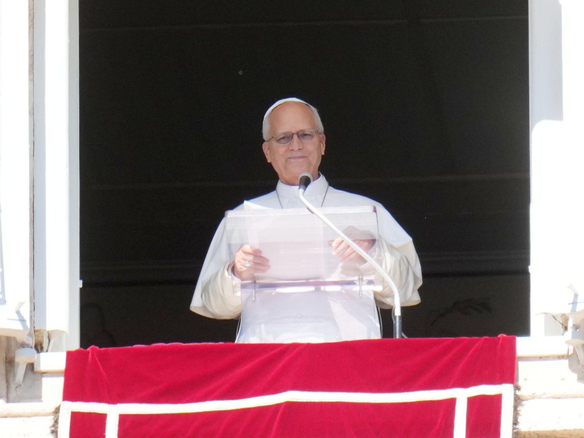 Vatican Markets Brace as Pope Leo Announces Major Lung Surgery