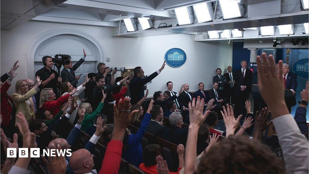 White House Revokes Media Credentials Raising US Policy Transparency Concerns