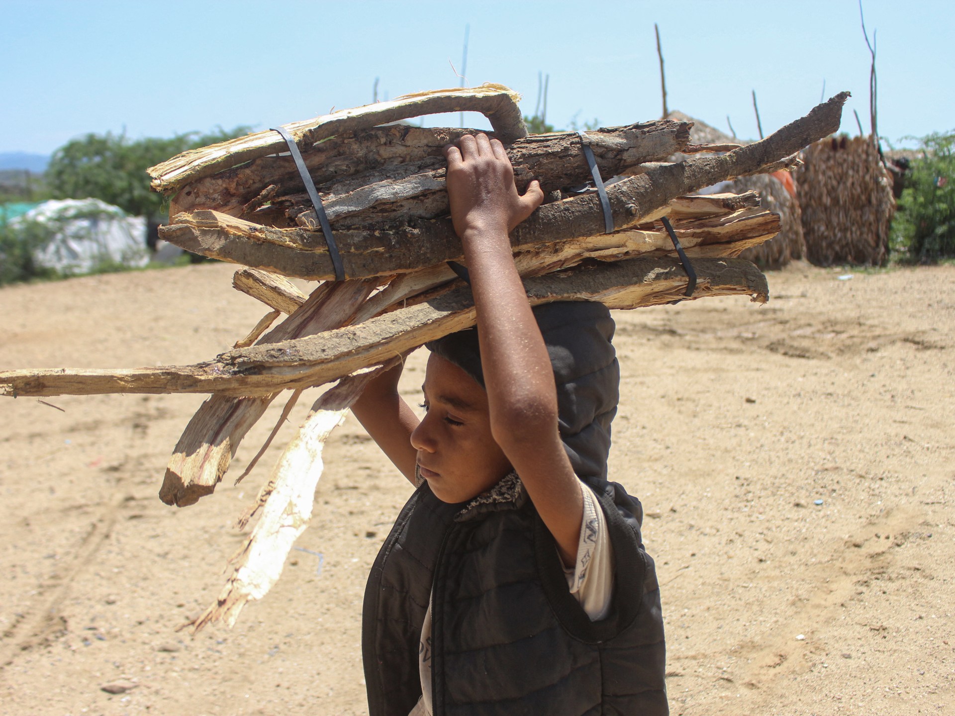 Yemeni Escalation Triggers Displacement Crisis and Deepens Trade Risks