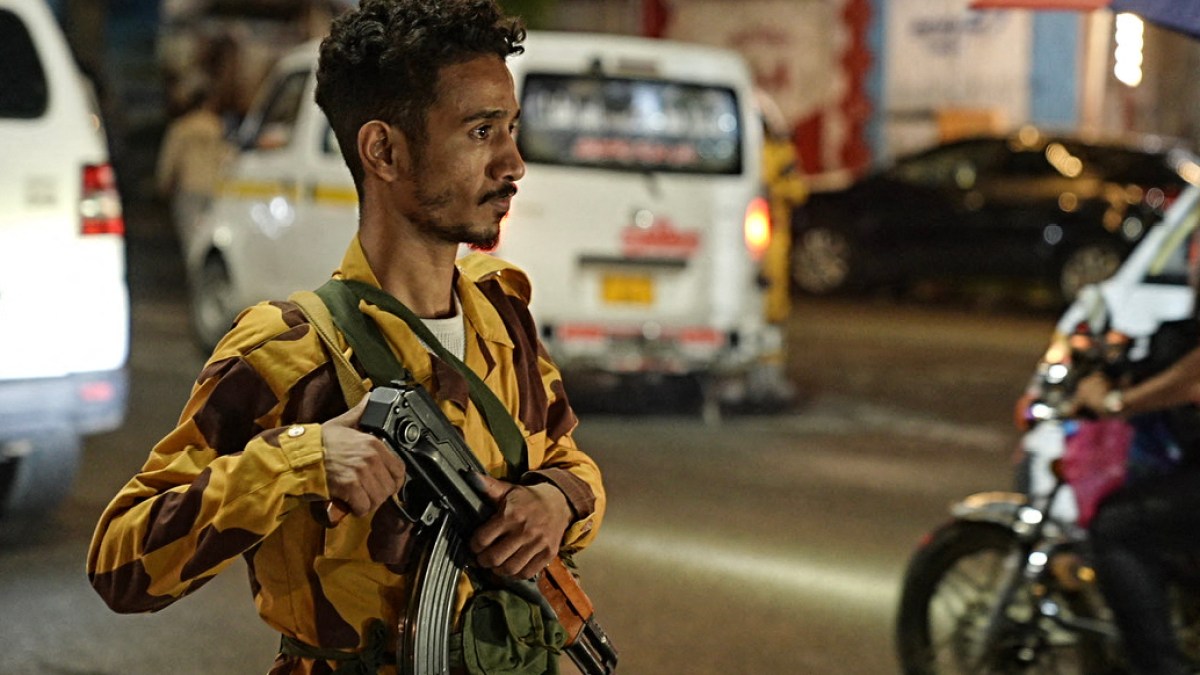 Yemeni Forces Hold Line Against Houthi Advances Amid Red Sea Crisis