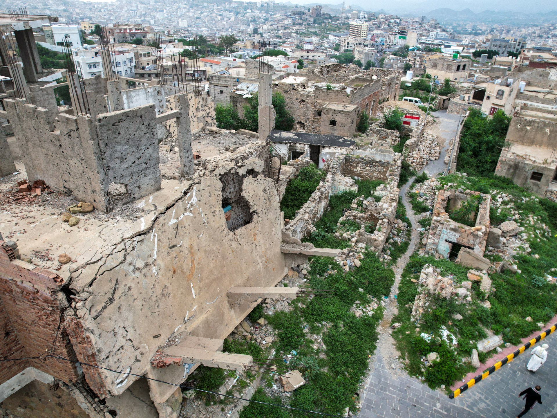 Yemeni Government Offensives in Taiz Escalate Regional Security Risks